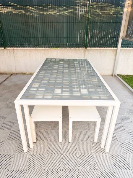 table fabriqué a la main à salon de Provence