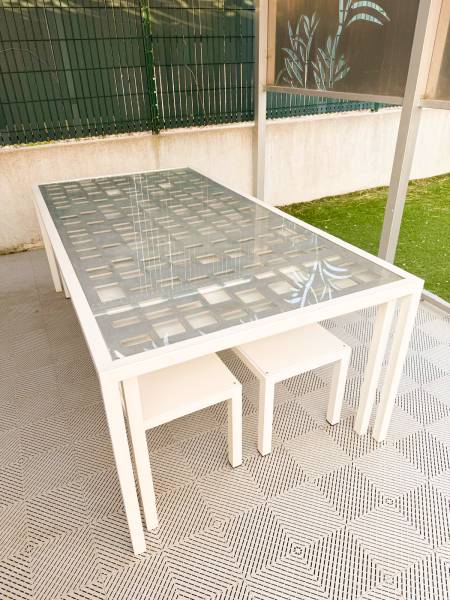 Table en metal pour jardin